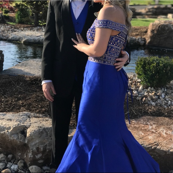 Prom Dress - Picture 2 of 4